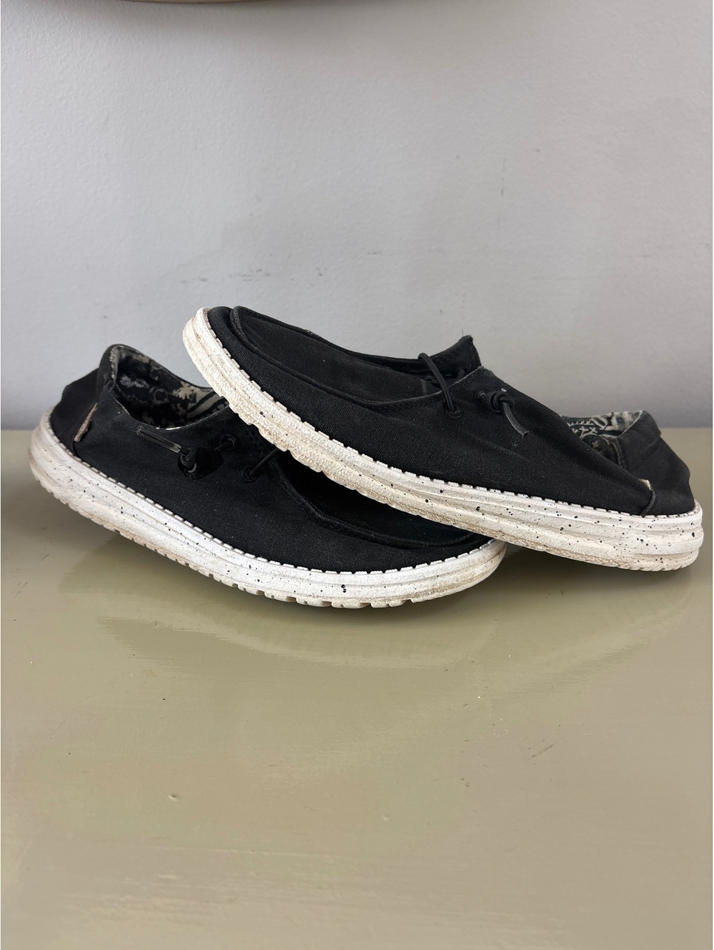 Hey Dude Wendy Black Casual Slip-On Shoes US 8 Ladies Women's
